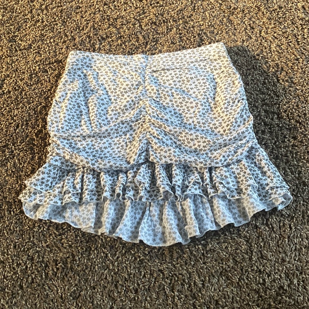 L.A hearts size small women’s skirt white with green flower print zipper on back